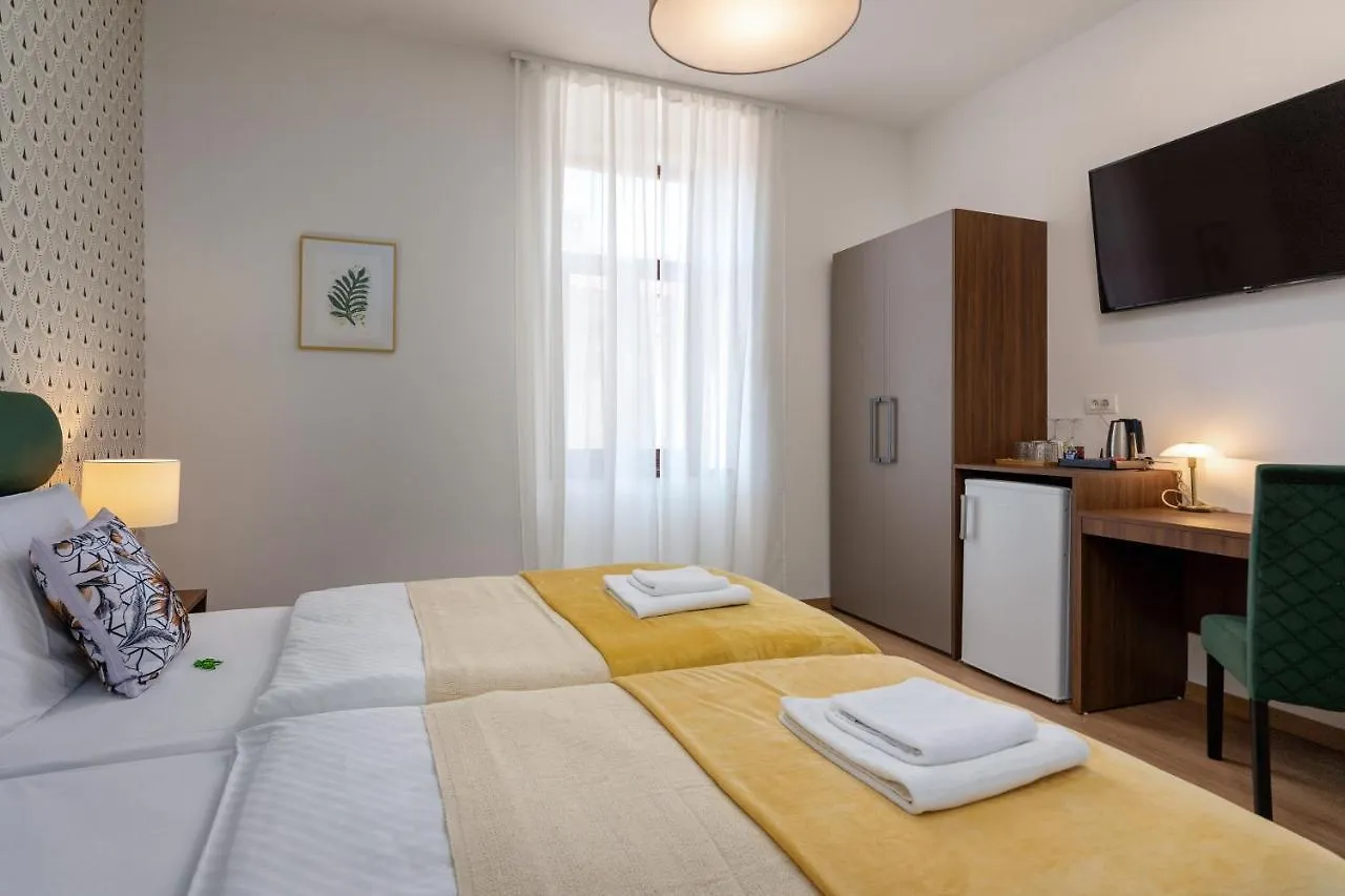 Aurora Rooms B&B Pula