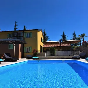 Letorina And With Pool Bed & Breakfast