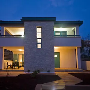 https://rooms-and-apartments-villa-dama.in-istria.net